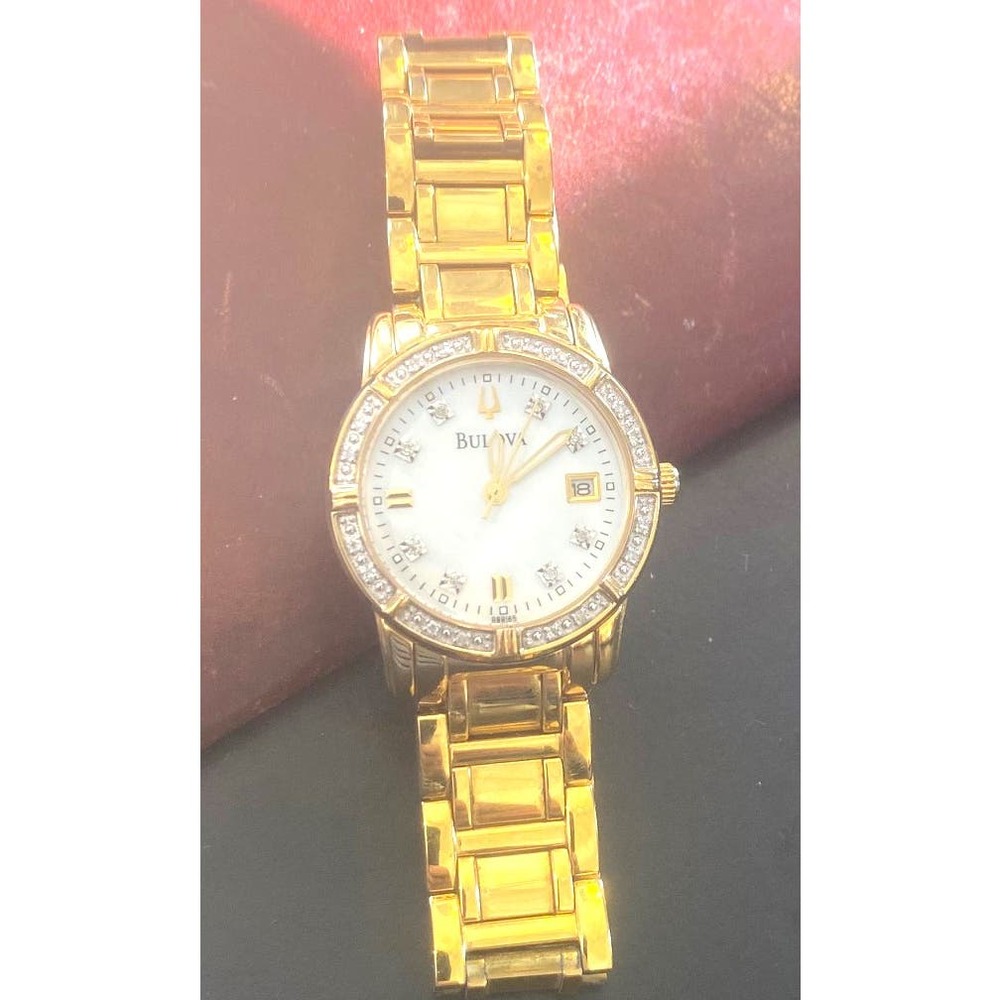 ⌚️Women's 27mm Gold Tone Bulova Watch C637584, WR, MOP Face, Crystal Accents ⌚️